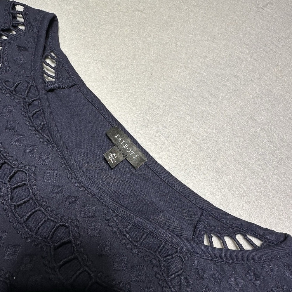 TALBOTS Womens Sz ES Short Sleeve Pretty Navy Pull Over Top Blouse gorgeous - Picture 2 of 6
